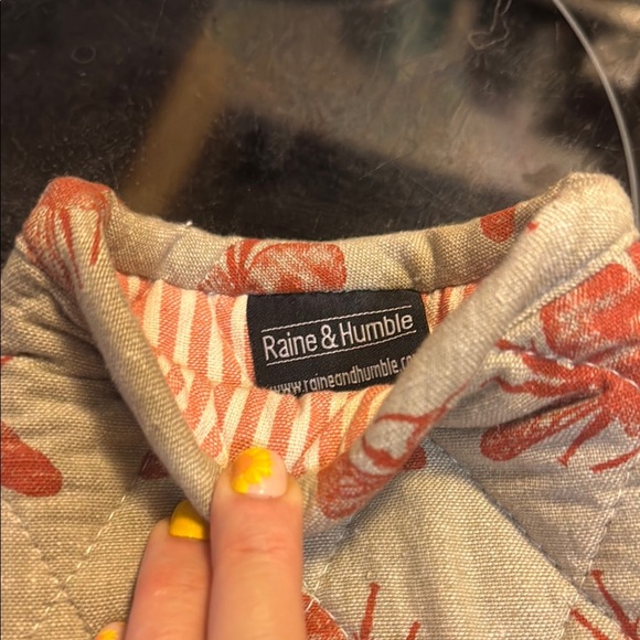 Beige and Orange Bee Oven Mitt - Picture 2 of 4